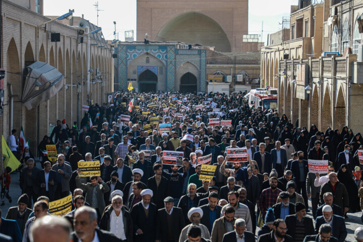 راهپیمایی مردم یزد و همدان در محکومیت حمله تروریستی کرمان