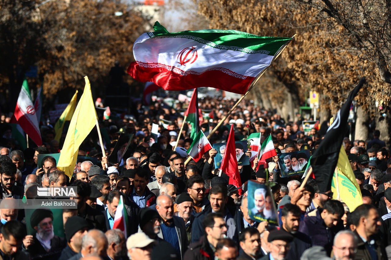 نمازگزاران همدانی جنایت تروریستی کرمان را محکوم کردند