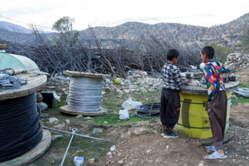 برق رسانی به روستاهای کنگرستان وحوردان در بخش بازفت شهرستان کوهرنگ