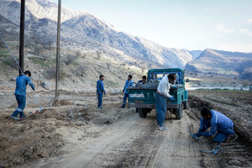 برق رسانی به روستاهای کنگرستان وحوردان در بخش بازفت شهرستان کوهرنگ