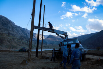 برق رسانی به روستاهای کنگرستان وحوردان در بخش بازفت شهرستان کوهرنگ