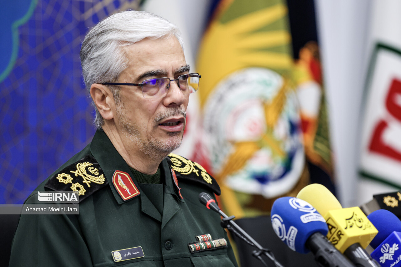 اللواء باقري: القوات المسلحة الايرانية مستعدة للتعاون مع حكومة الرئيس المنتخب بزشكيان اللواء باقري: القوات المسلحة الايرانية مستعدة للتعاون مع حكومة الرئيس المنتخب بزشكيان