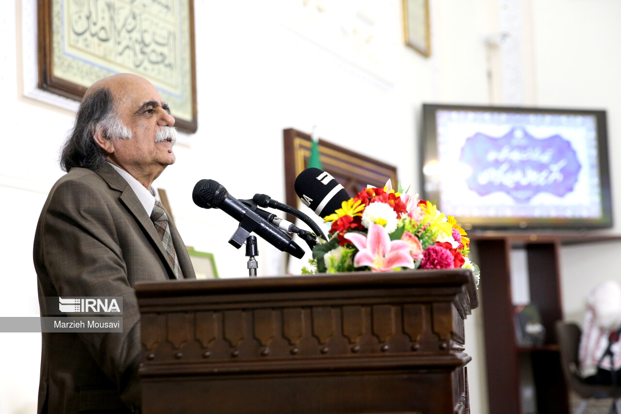 کزازی: ایران درخشانترین کانون فرهنگ جهان است کزازی: ایران درخشانترین کانون فرهنگ جهان است