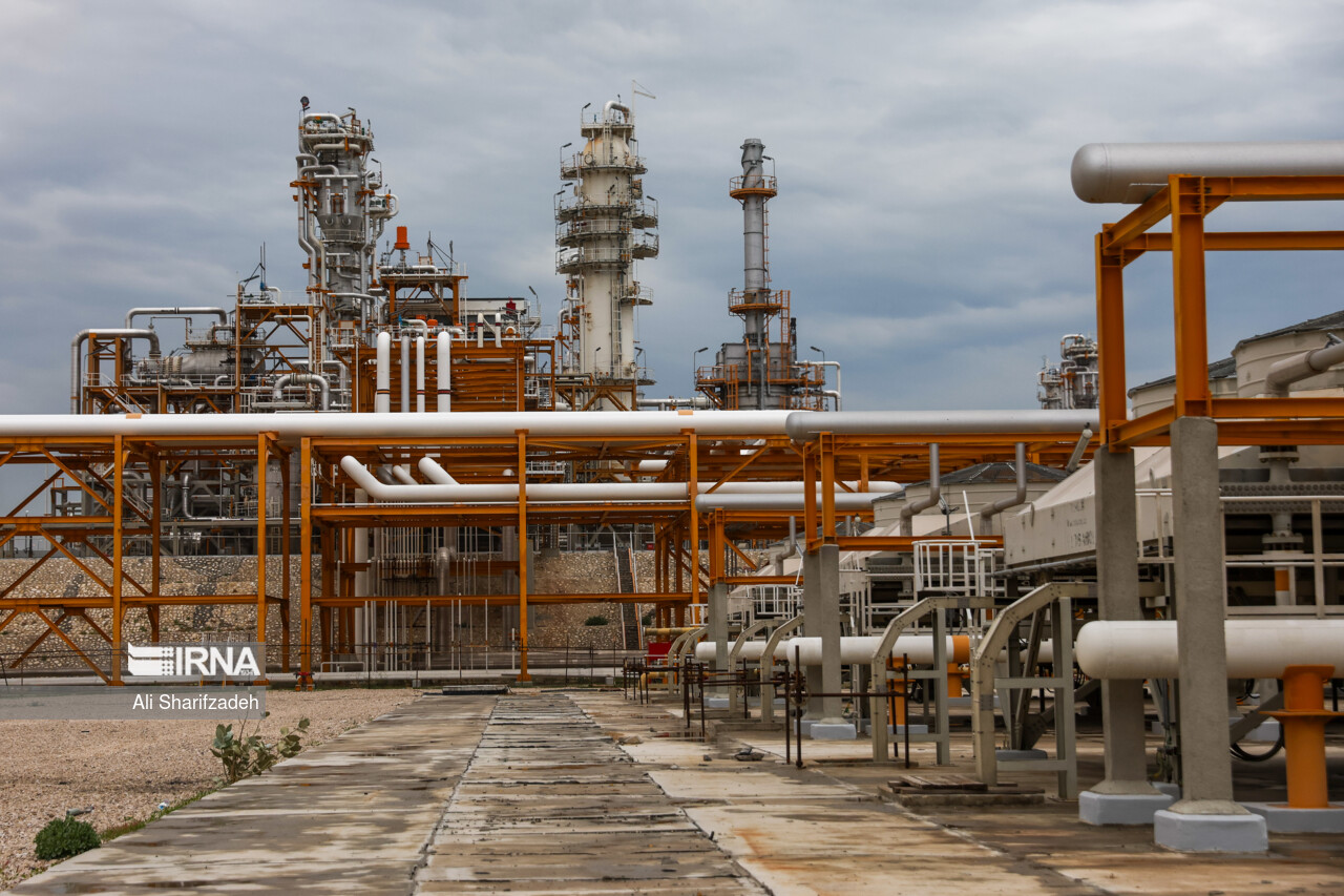 عملیات تحویل پالایشگاه سیزدهم به مجتمع گاز پارس جنوبی شتاب گرفت عملیات تحویل پالایشگاه سیزدهم به مجتمع گاز پارس جنوبی شتاب گرفت