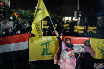 Iranians hold protest gathering in front of British Embassy in Tehran