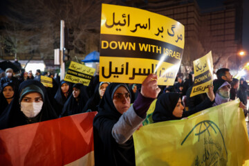 Iranians hold protest gathering in front of British Embassy in Tehran