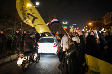 Protestas frente a la embajada británica en Teherán
