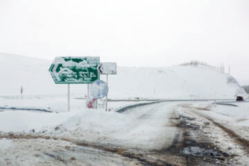 Fuerte nevada en la provincia de Azerbaiyán Oriental
