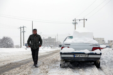 Fuerte nevada en la provincia de Azerbaiyán Oriental