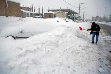 Fuerte nevada en la provincia de Azerbaiyán Oriental