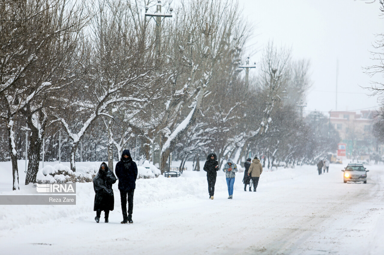 برف و سرما ادارات اردبیل را برای دومین روز متوالی تعطیل کرد