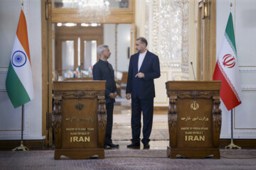 نشست خبری مشترک وزرای خارجه هند و ایران
