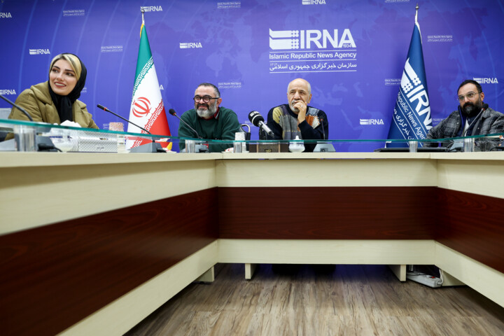 کاوه خداشناس: جامعه تشنه گفتوگوی عاشقانه است/ «مستوران» ریشه در حافظه عاطفی ما دارد+فیلم