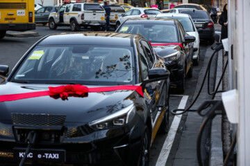 De nouveaux taxis électriques dévoilés à Téhéran