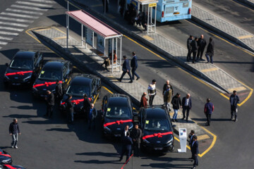 Presentación de taxis eléctricos en Teherán