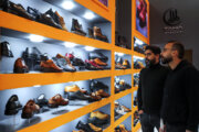 توانمندی صنعت قم برای تولید انواع کفش‌ در نمایشگاه اکسپو به نمایش درآمد