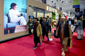 L'industrie du cuir et des chaussures présentée lors d’une foire-expo à Qom 