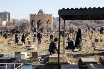 مزارستان امامیه تبریز در روز لیلة‌الرغائب