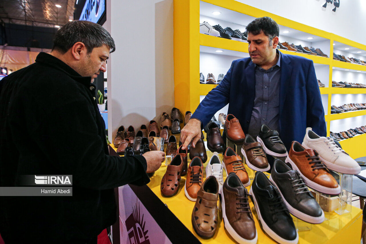 صادرات ۱۰۰ میلیون دلاری صنعت کفش/ ۸۰درصد اشتغال این صنعت خانگی و محلی است