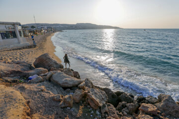 Travel to Hengam island