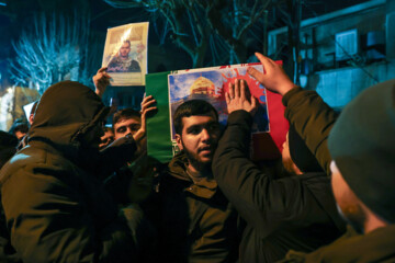 Iranians bid farewell to 5 advisors martyred by Israel 