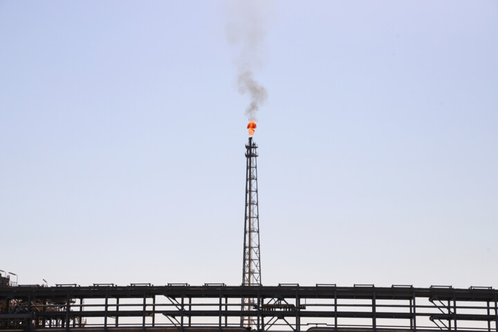 آغاز گامهای اجرایی برنامه مهار گازهای مشعل /هوای مناطق نفت خیز پاک میشود