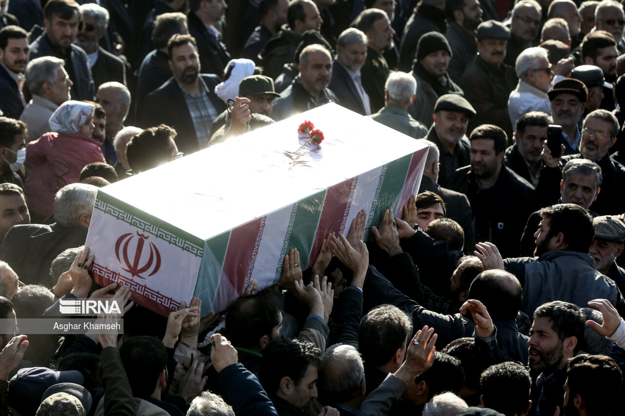 پیکر چهار شهید دفاع مقدس در اصفهان تشییع می‌شود