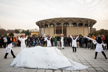 اجراهای خیابانی جشنواره تئاتر فجر- روز پنجم