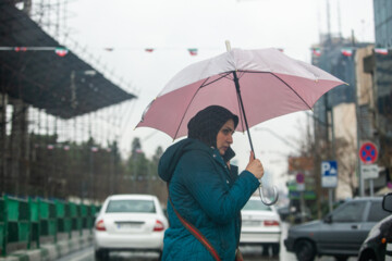 Téhéran : de la pluie accueillie avec joie par les habitants