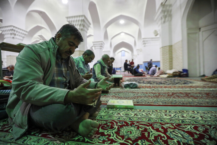 آیین معنوی اعتکاف رمضانیه در ۱۱ مسجد همدان برپا شد