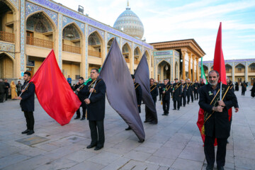 آیین لاله گردانی در حرم حضرت شاهچراغ (ع)