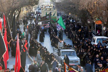 حرکت دسته‌های عزاداری در سالروز شهادت حضرت شاهچراغ(ع)