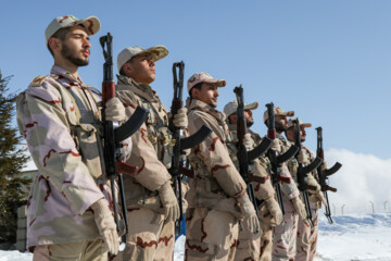 Fuerzas de la Guardia fronteriza de Irán protegen las fronteras del país 