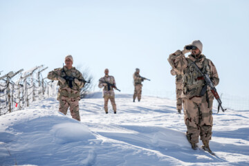 Fuerzas de la Guardia fronteriza de Irán protegen las fronteras del país 