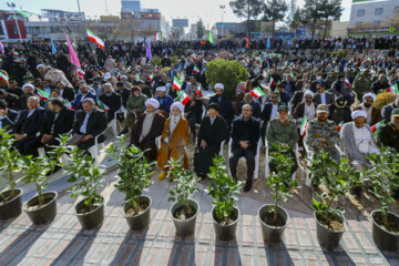 آغاز جشن های دهه فجر در بیرجند