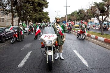 رژه موتور سواران در سالروز ورود امام خمینی (ره) به تهران