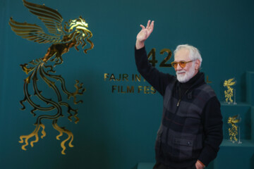 چهل ودومین جشنواره فیلم فجر- عکس یادگاری عوامل فیلم تابستان همان سال