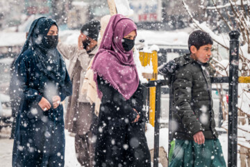 La neige tombe à Kaboul en Afghanistan