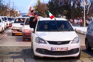 شادی مردم همدان پس از پیروزی تیم ملی مقابل ژاپن