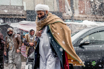 La neige tombe à Kaboul en Afghanistan