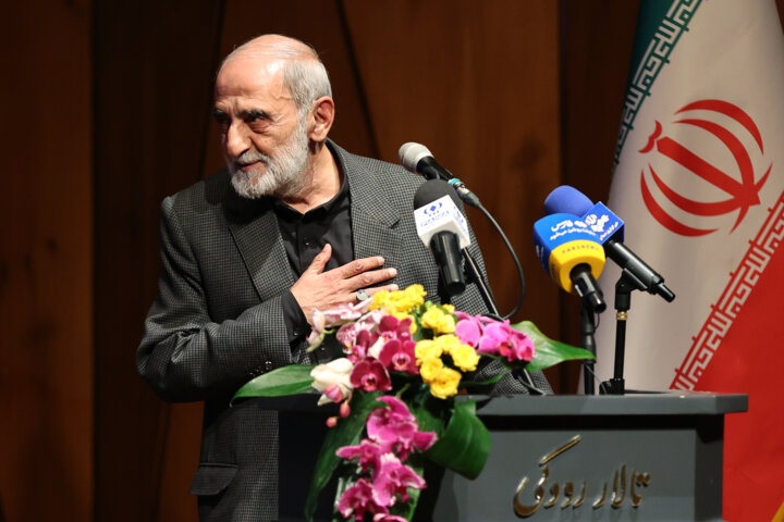 دومین جایزه «قلم مقدس» به روزنامهنگاران تراز انقلاب اسلامی اهدا شد