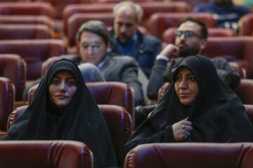 چهل و دومین جشنواره فیلم فجر- نشست خبری فیلم «مجنون»