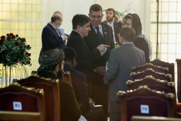 Foreign envoys in Islamic Revolution anniv. ceremony 