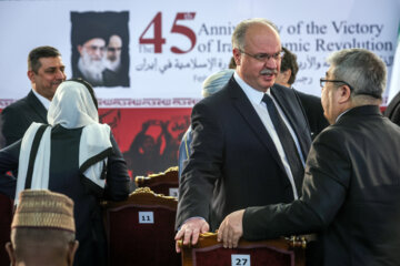 Cérémonie organisée à la veille du 45ème anniversaire de la victoire de la Révolution islamique, en présence d'ambassadeurs étrangers résidant en Iran