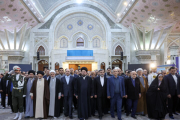 Le président du Parlement iranien, Mohammad Baqer Ghalibaf, et un certain nombre de législateurs ont renouvelé leur allégeance aux idéaux de feu l'Imam Khomeini (RA)