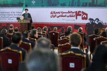 Irán celebra ceremonia de aniversario de Revolución Islámica