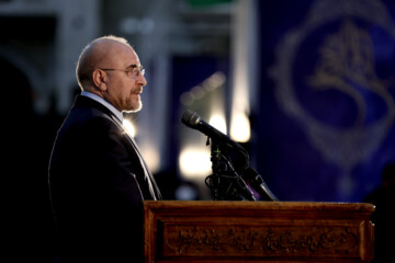 Le président du Parlement iranien, Mohammad Baqer Ghalibaf, et un certain nombre de législateurs ont renouvelé leur allégeance aux idéaux de feu l'Imam Khomeini (RA)