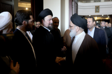 Le président du Parlement iranien, Mohammad Baqer Ghalibaf, et un certain nombre de législateurs ont renouvelé leur allégeance aux idéaux de feu l'Imam Khomeini (RA)