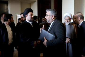 Legislaodres iraníes renuevan su lealtad a los ideales del Imam Jomeini