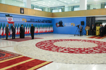 Foreign envoys in Islamic Revolution anniv. ceremony 